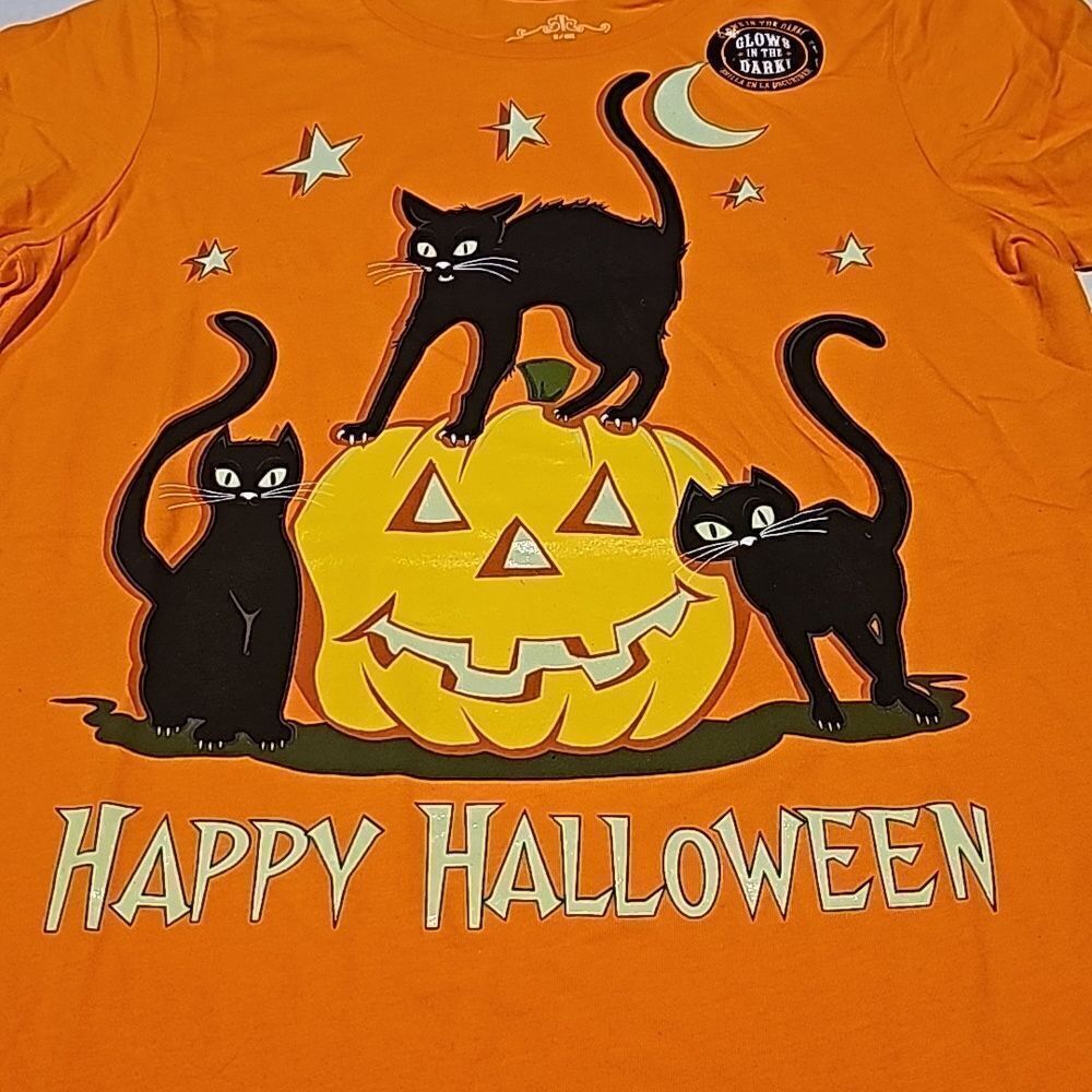 Orange Happy Halloween short sleeve tee featuring black cats size small